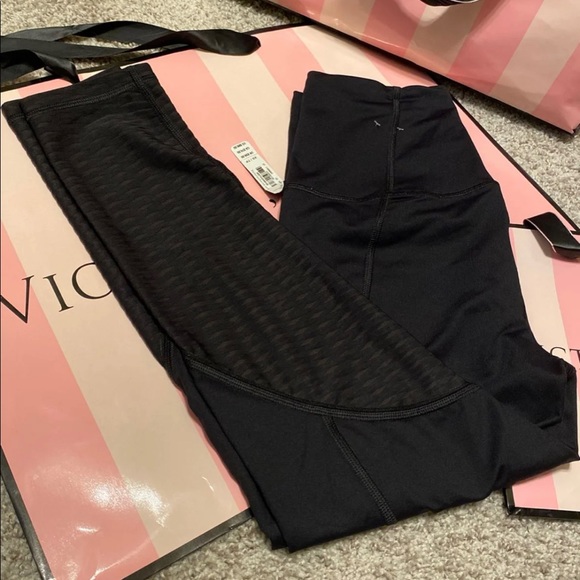 NWT Victoria’s Secrets Knockout Mesh Leggings - Picture 3 of 3